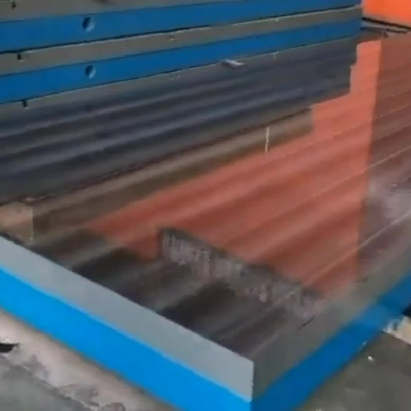 2 metar sa 6 metal platforma za struganje i prepuštanje od glačala čeka se pošiljka